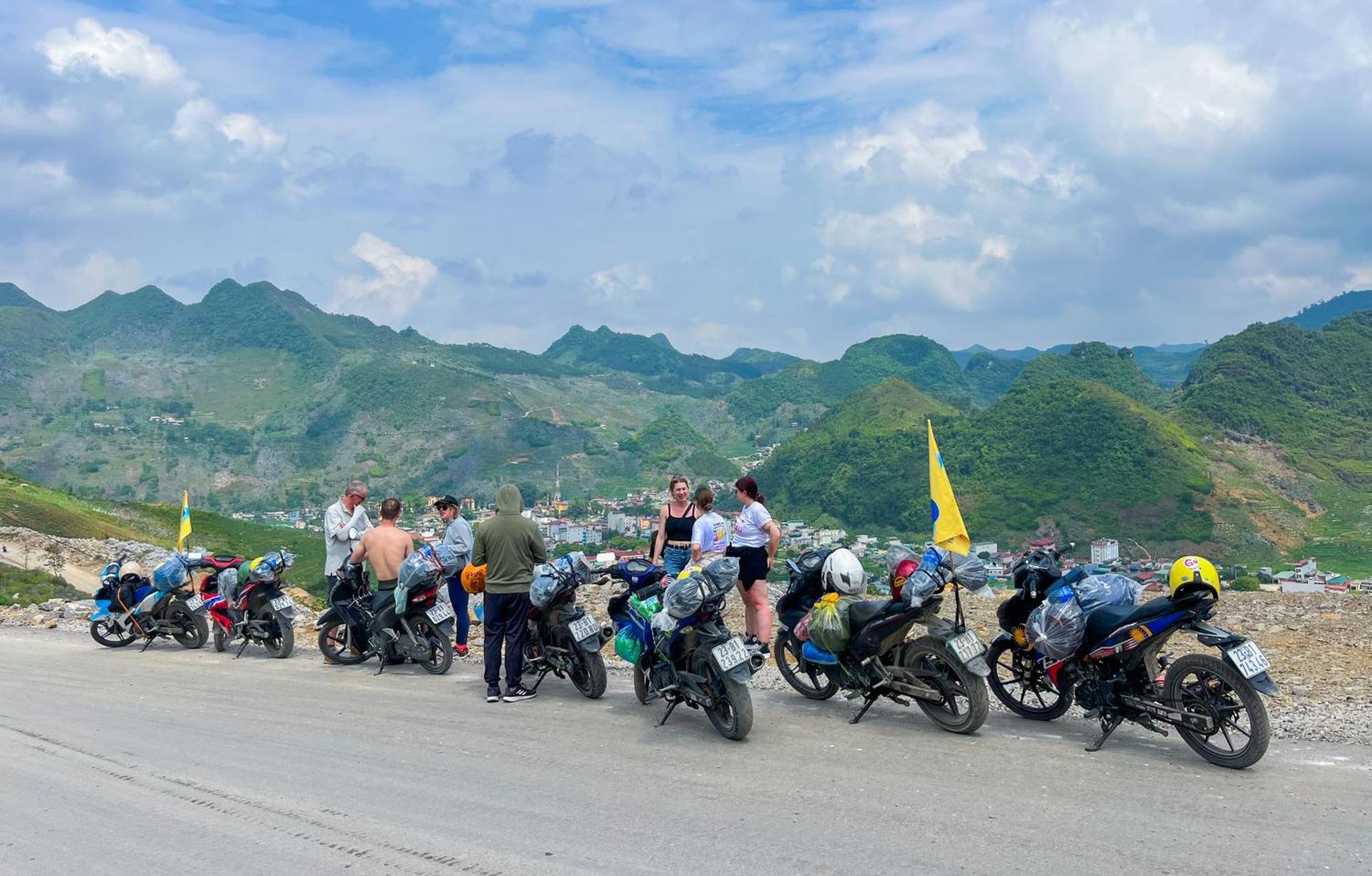 Hagianggo Hostel-Motorbikes Rental And Tour Ha Giang Esterno foto