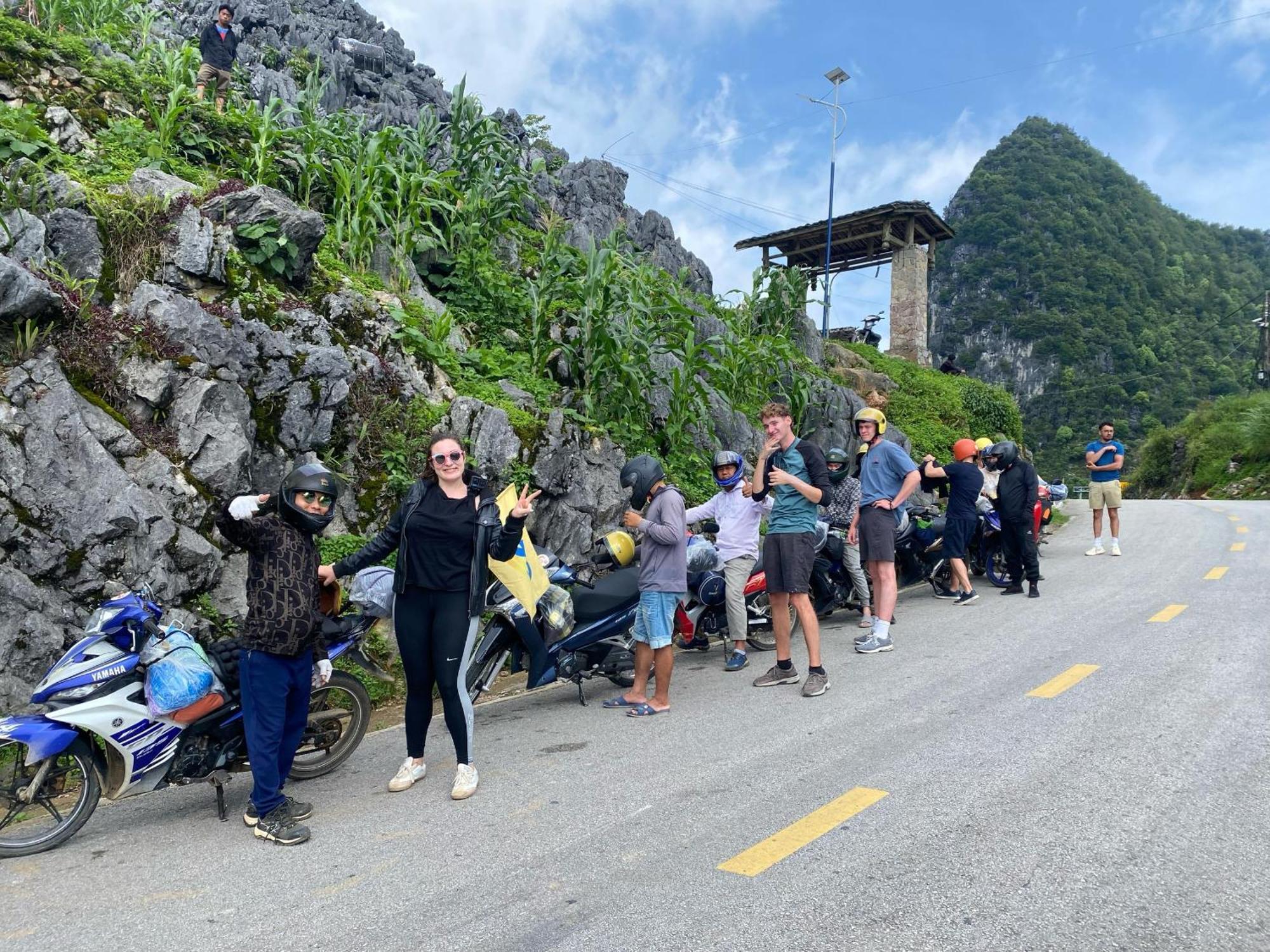 Hagianggo Hostel-Motorbikes Rental And Tour Ha Giang Esterno foto